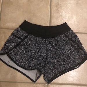 lululemon Tracker Shorts 3.5” inseam size 4
